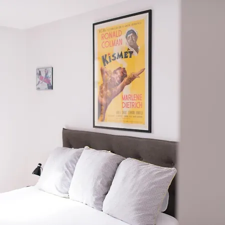 Apartment Charming, Sun-drenched In Estrela Lisbon